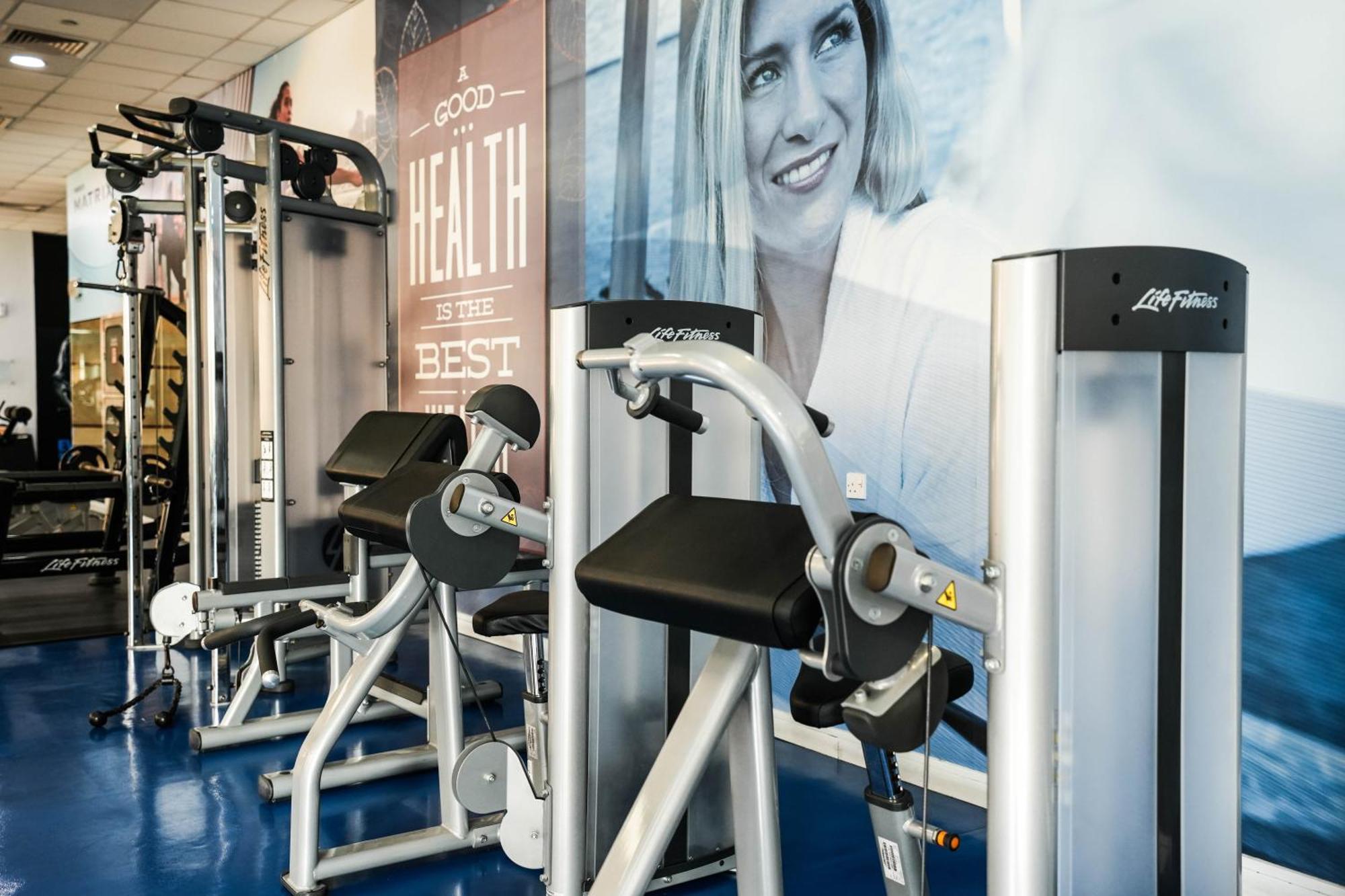 Moevenpick Grand Al Bustan Hotel Dubai Exterior photo The gym at the hotel